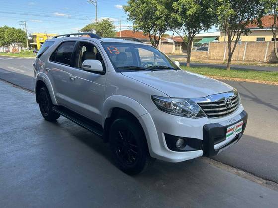 TOYOTA HILUX SW4 2.7 SR 4X2 16V FLEX 4P AUTOMÁTICO